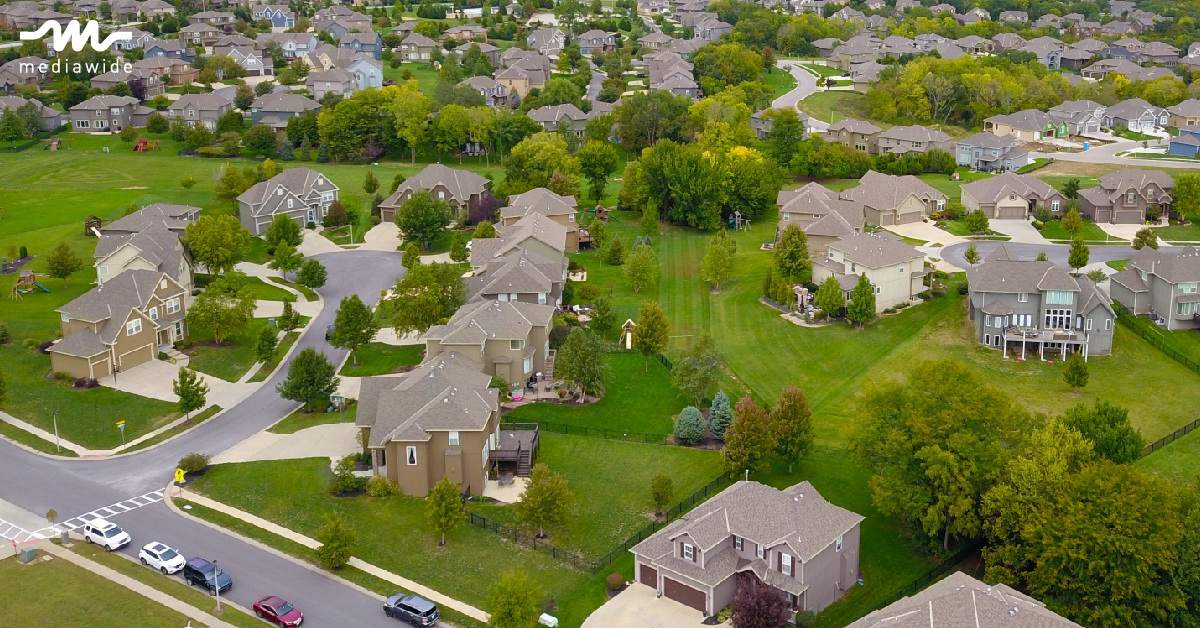 7 Benefits of a Creative Management Platform for Real Estate Marketers